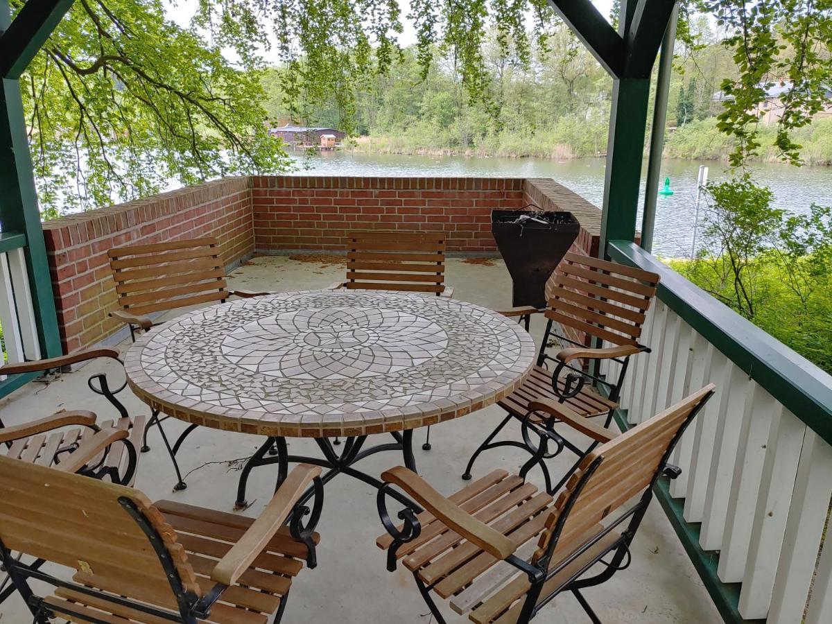 4 Sterne-Haus Am See Waren  Extérieur photo