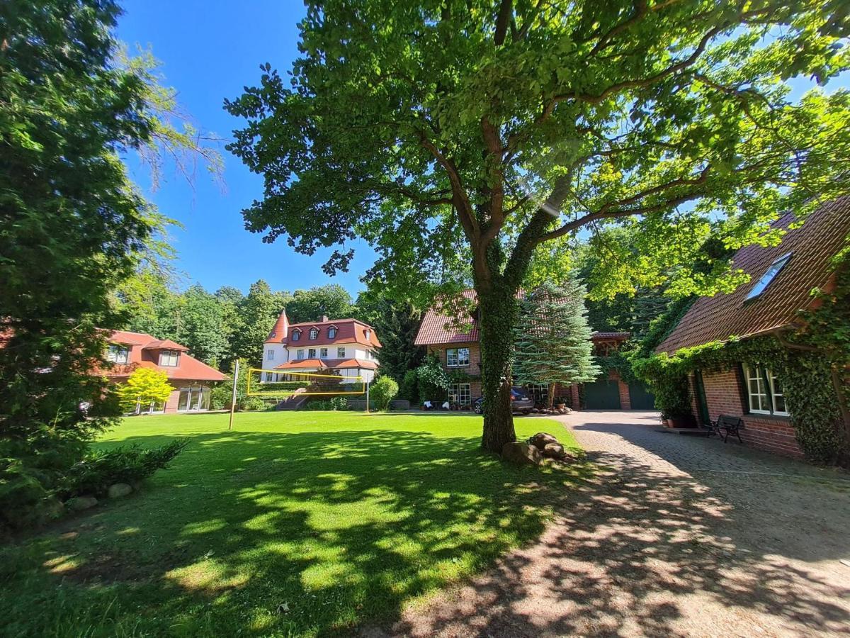 4 Sterne-Haus Am See Waren  Extérieur photo
